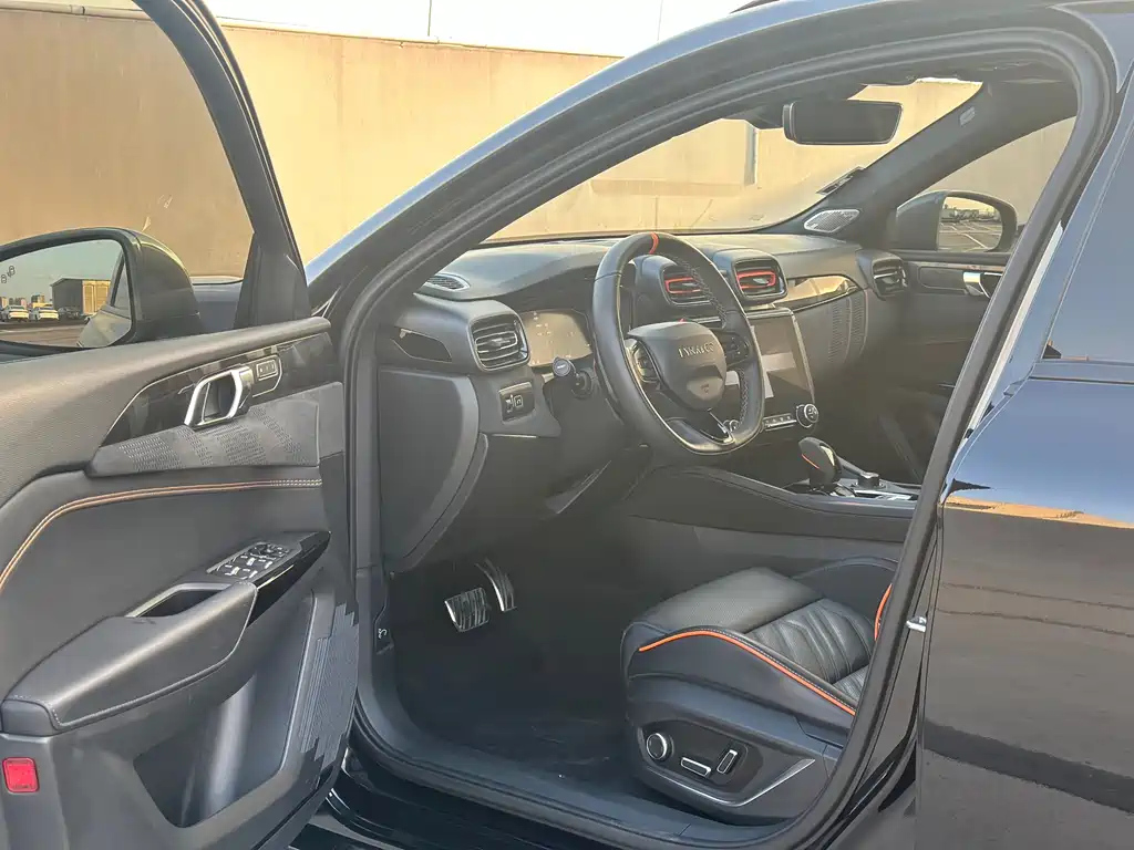 LYNK&CO 02 HATCHBACK 2022