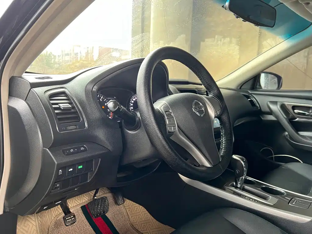 NISSAN TEANA 2016
