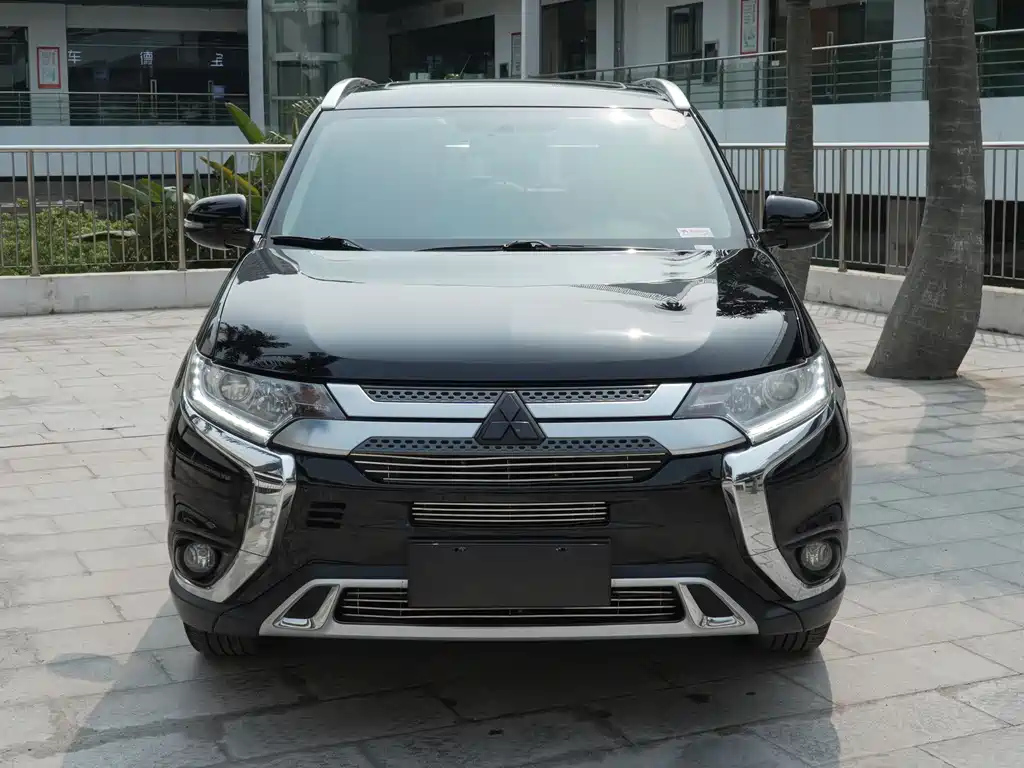 MITSUBISHI OUTLANDER 2021