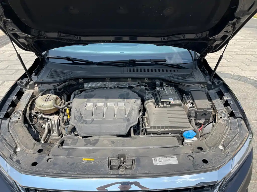 VOLKSWAGEN PASSAT 2021