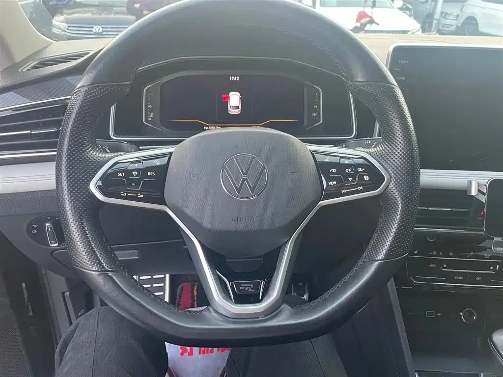VOLKSWAGEN TIGUAN L 2021