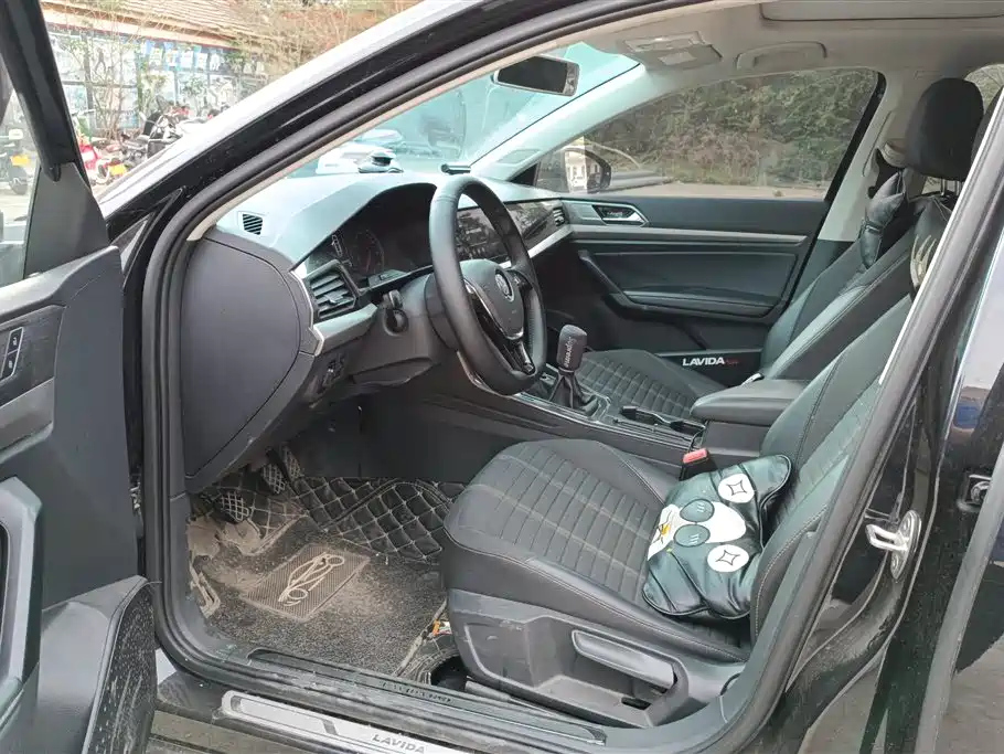 VOLKSWAGEN LAVIDA 2019