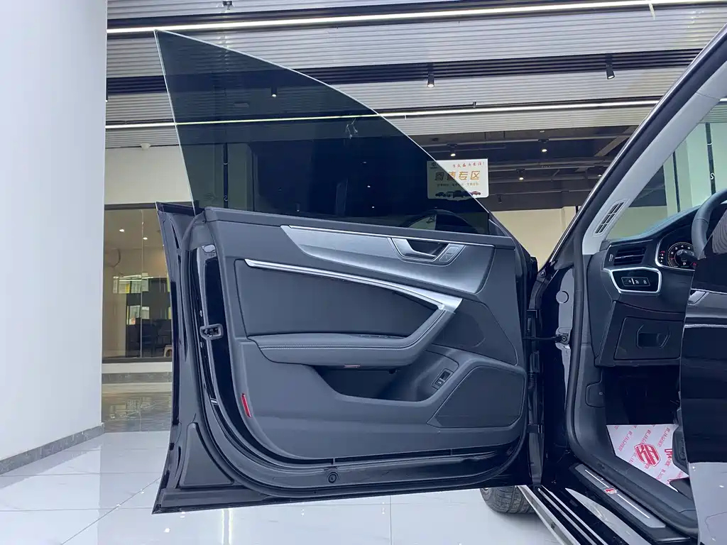 AUDI A7L 2024