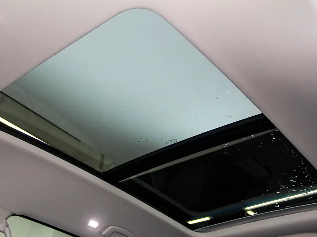VOLKSWAGEN VILORAN 2023