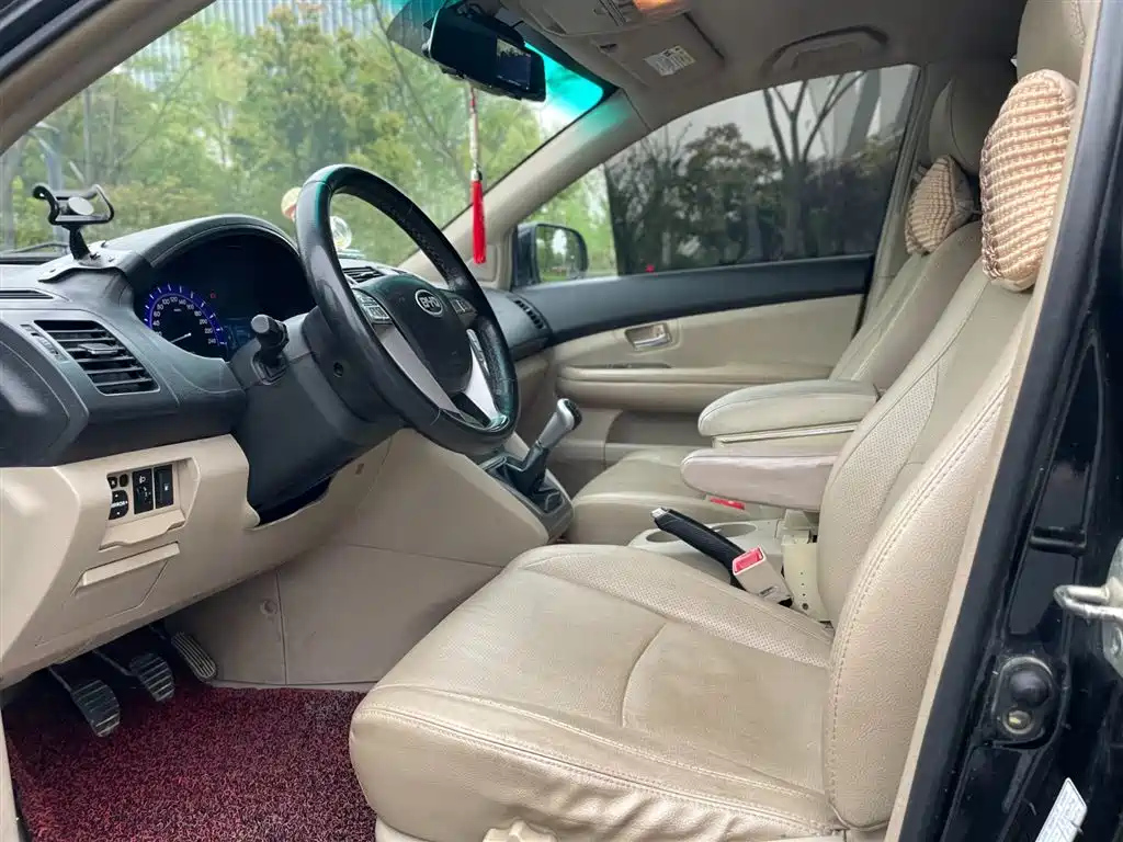 BYD S6 2013