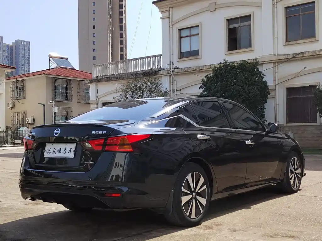 NISSAN TEANA 2022
