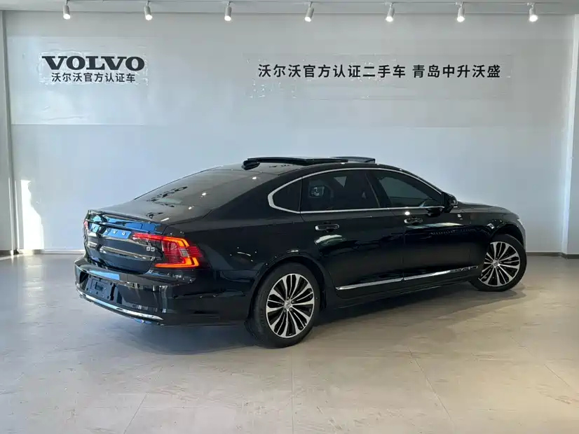VOLVO S90 2022
