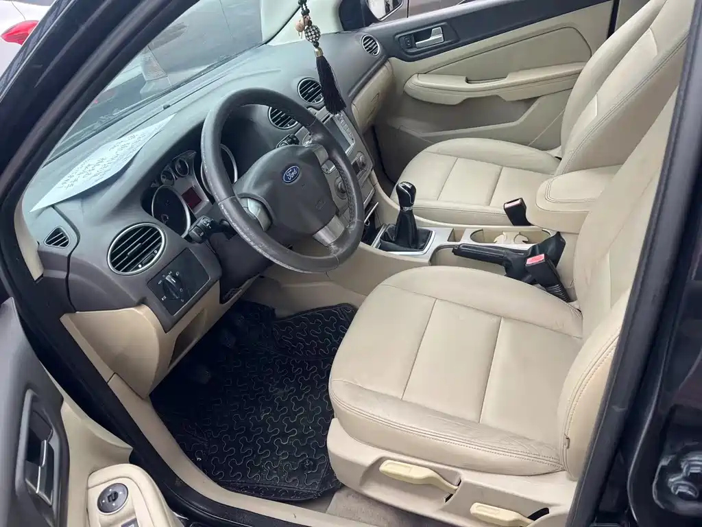 FORD FOCUS 2013