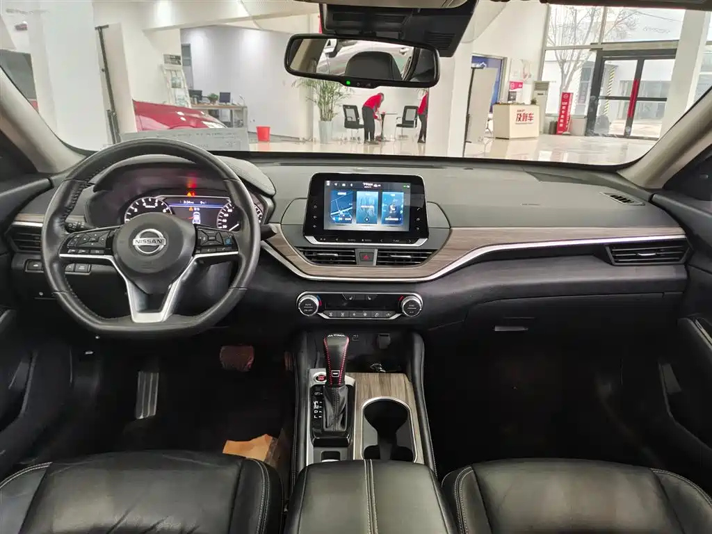 NISSAN TEANA 2021
