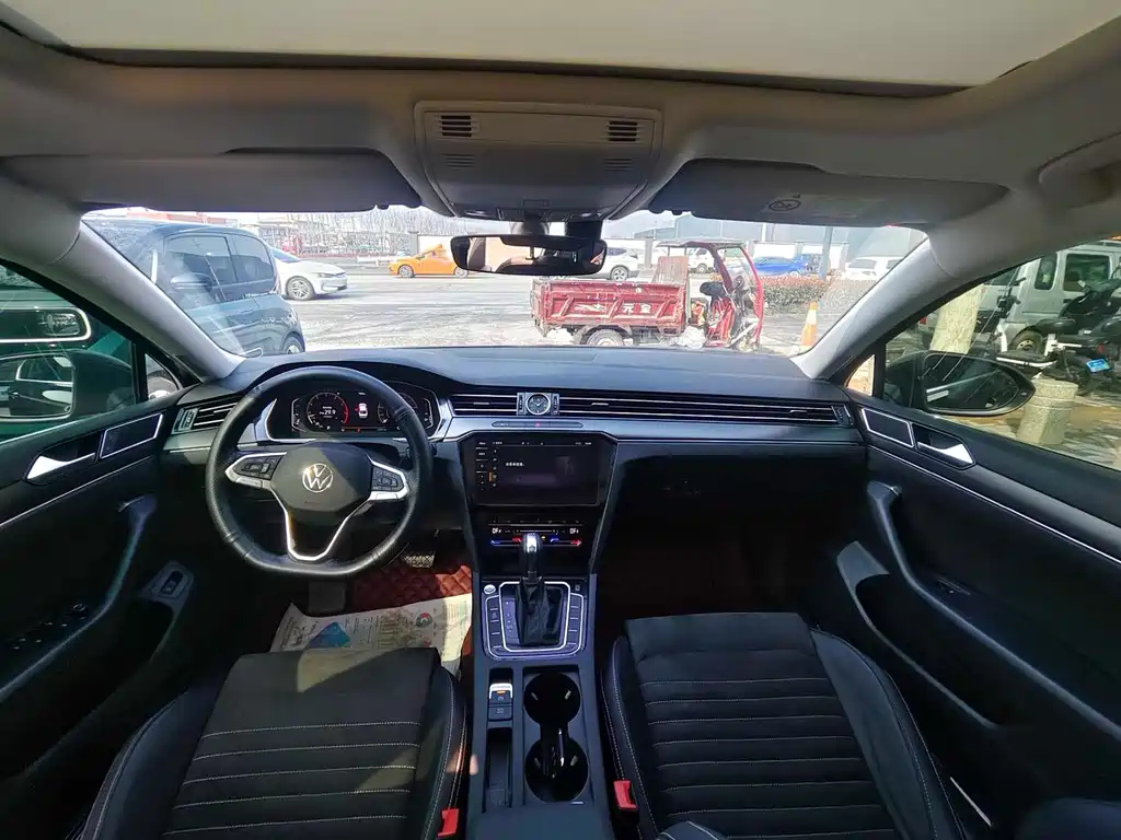 VOLKSWAGEN MAGOTAN 2022