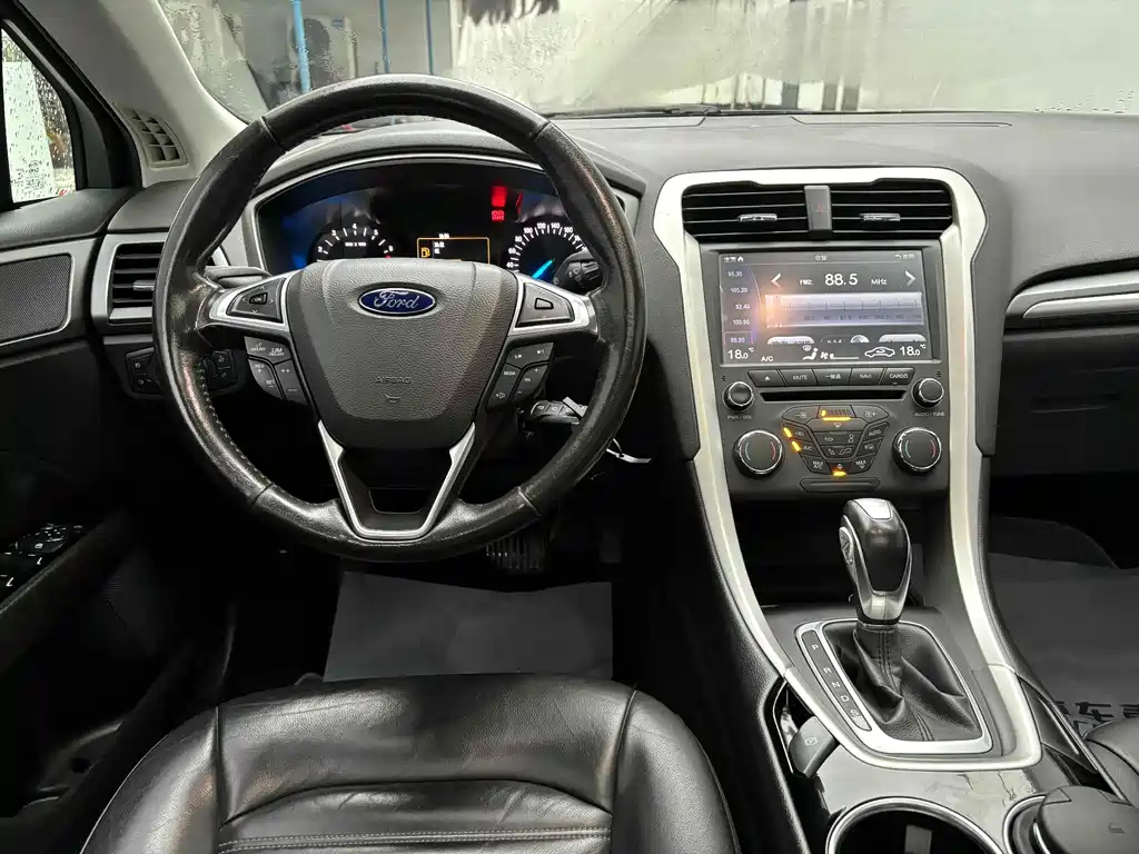 FORD MONDEO 2015