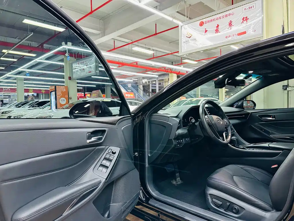 TOYOTA AVALON 2021