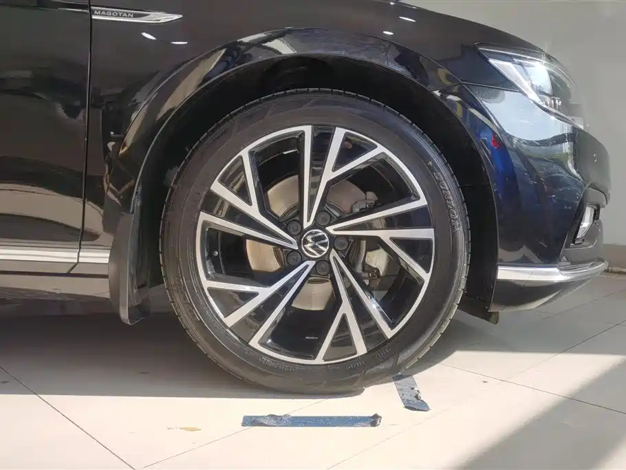 VOLKSWAGEN MAGOTAN 2022