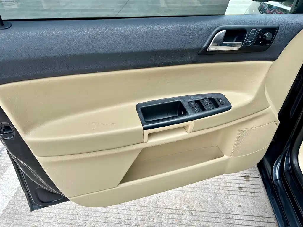 VOLKSWAGEN POLO 2009