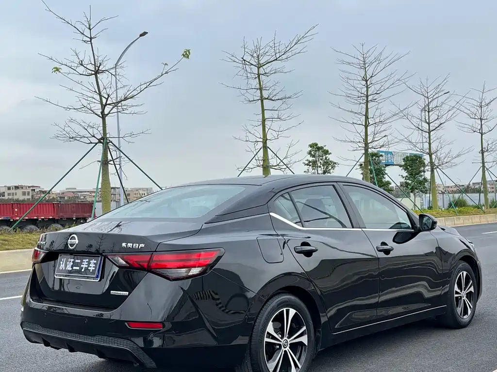 NISSAN SYLPHY 2019