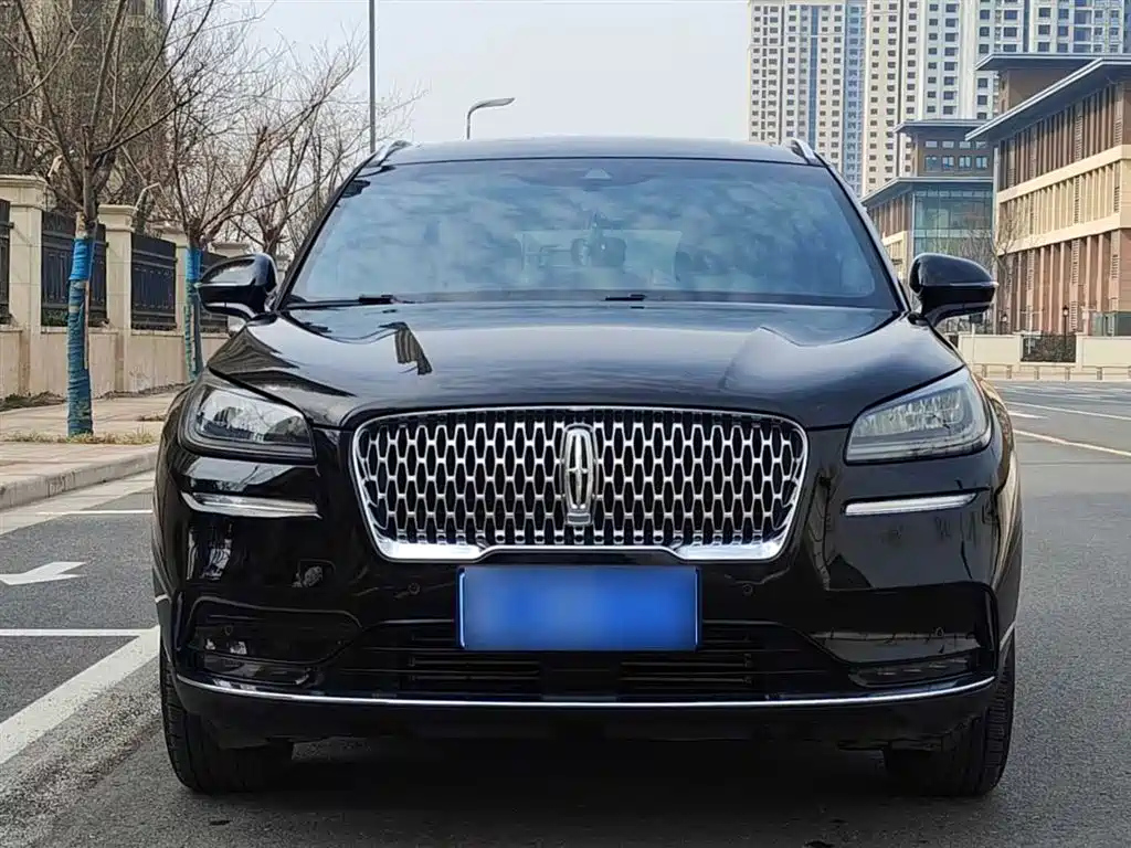 LINCOLN ADVENTURER 2021