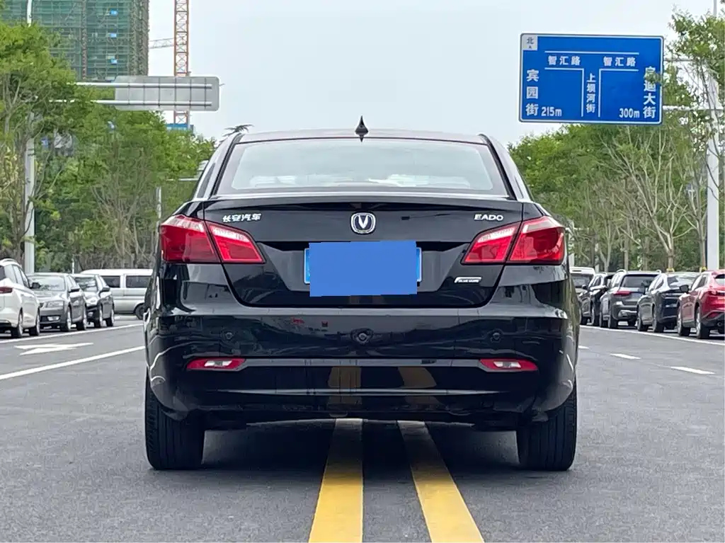 CHANGAN EADO 2015