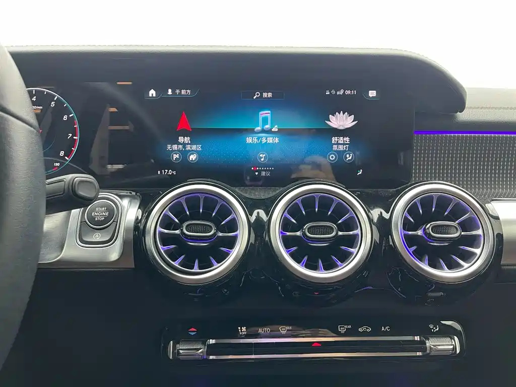 MERCEDES BENZ GLB 2021