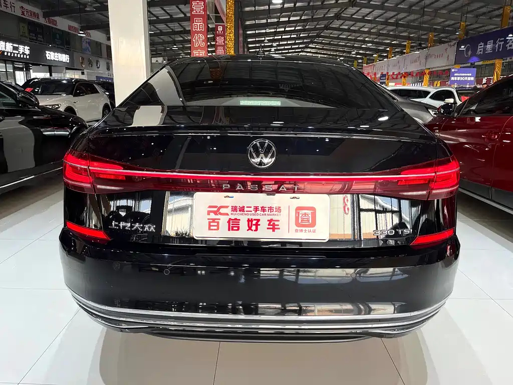 VOLKSWAGEN PASSAT 2023