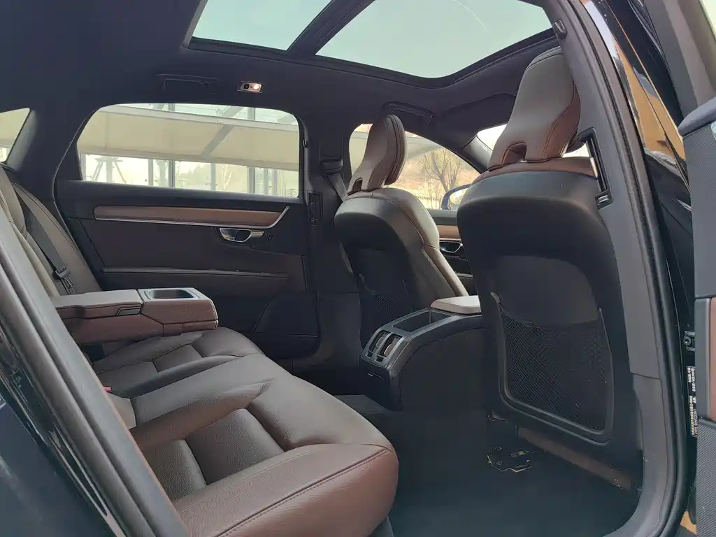 VOLVO S90 2021