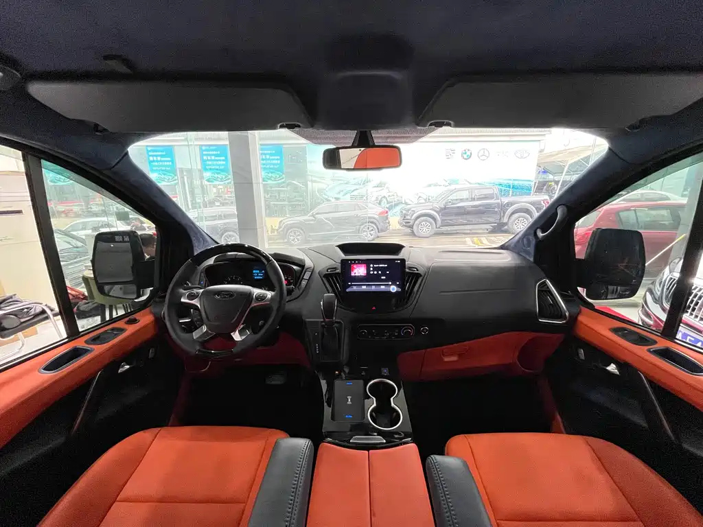 FORD TOUREO 2021