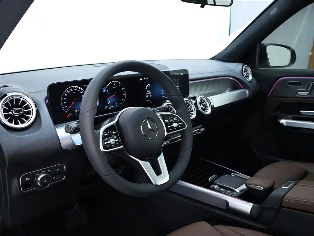 MERCEDES BENZ GLB 2023