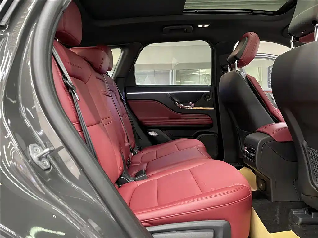 LINCOLN ADVENTURER 2023