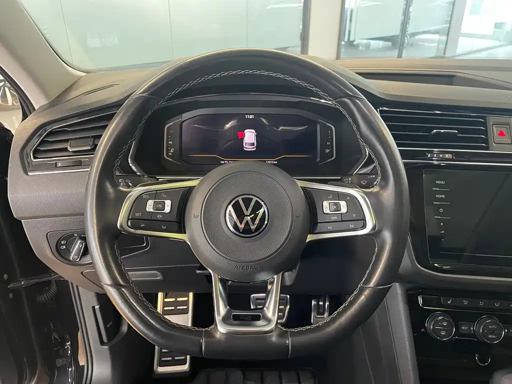 VOLKSWAGEN TIGUAN L 2021