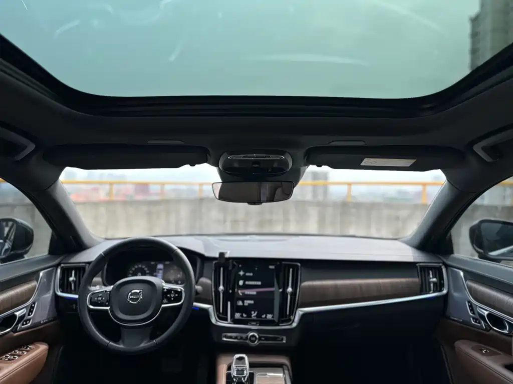 VOLVO S90 2021