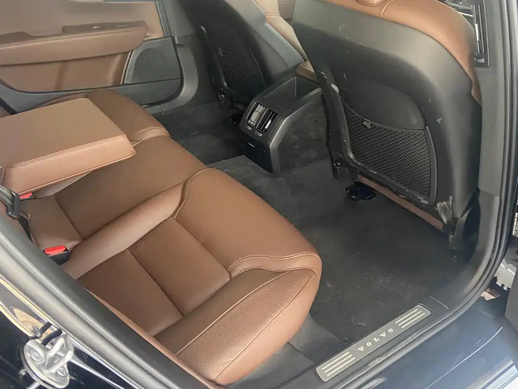 VOLVO S90 2023