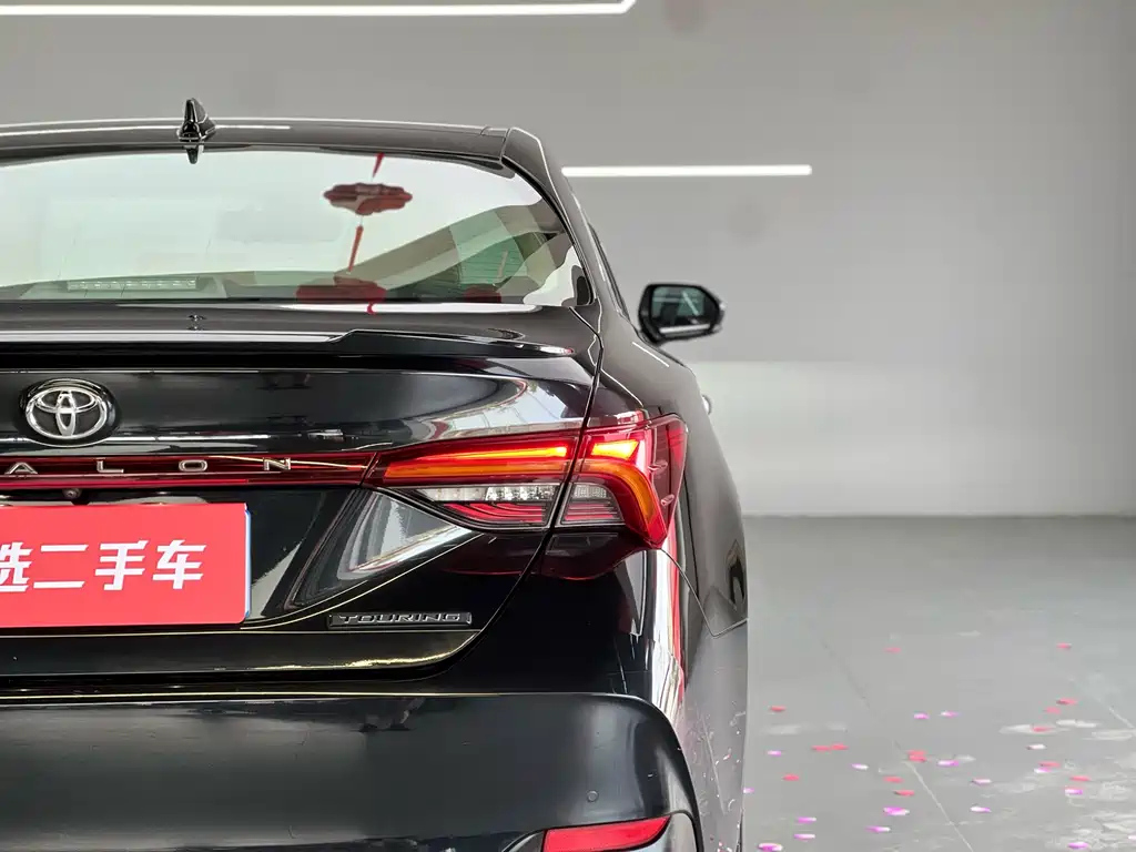 TOYOTA AVALON 2020
