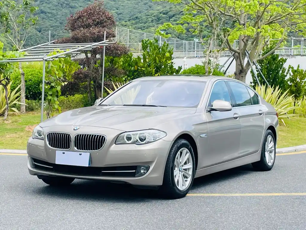 BMW 5-SERIES 2012