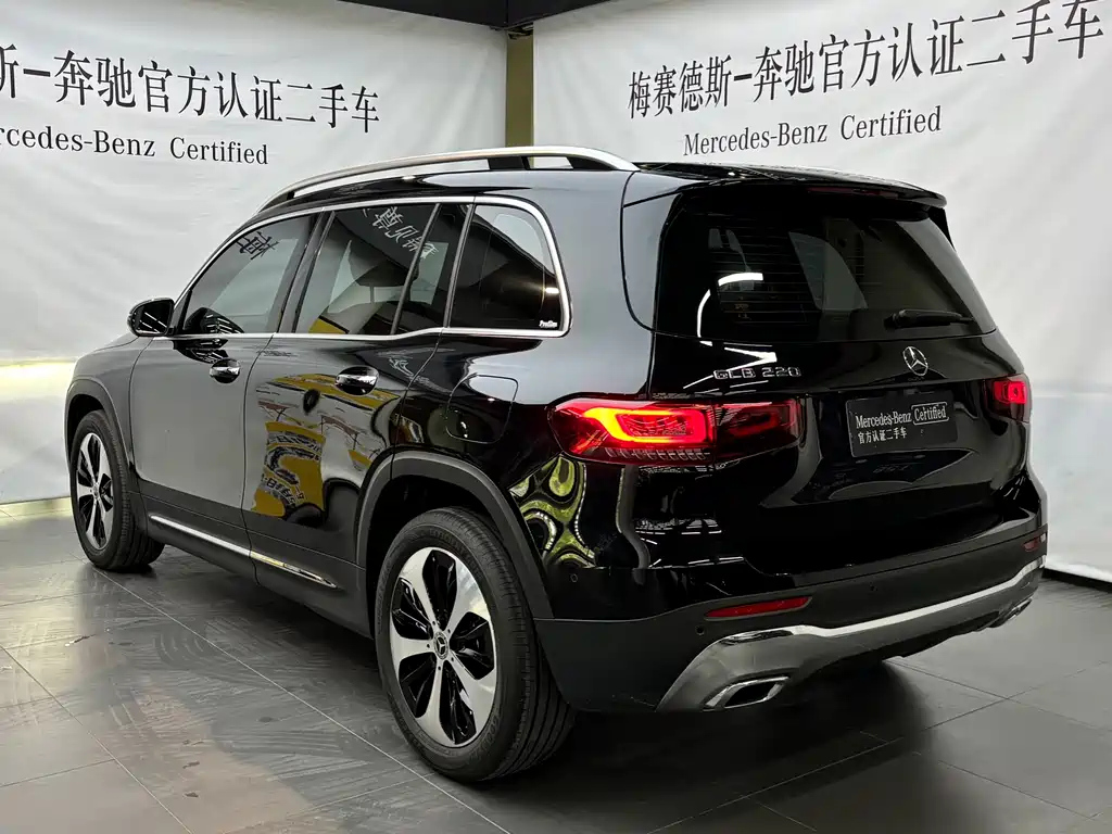 MERCEDES BENZ GLB 2023