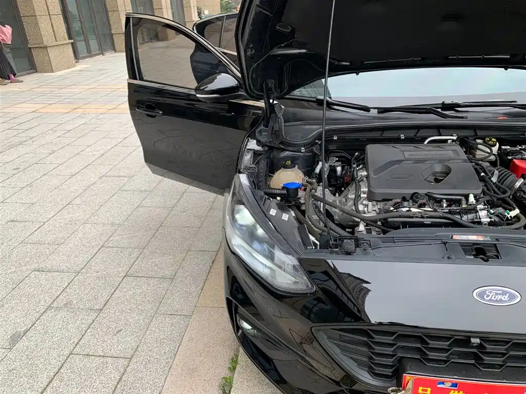 FORD FOCUS 2021
