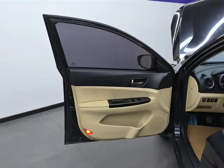 CHANGAN EADO 2016