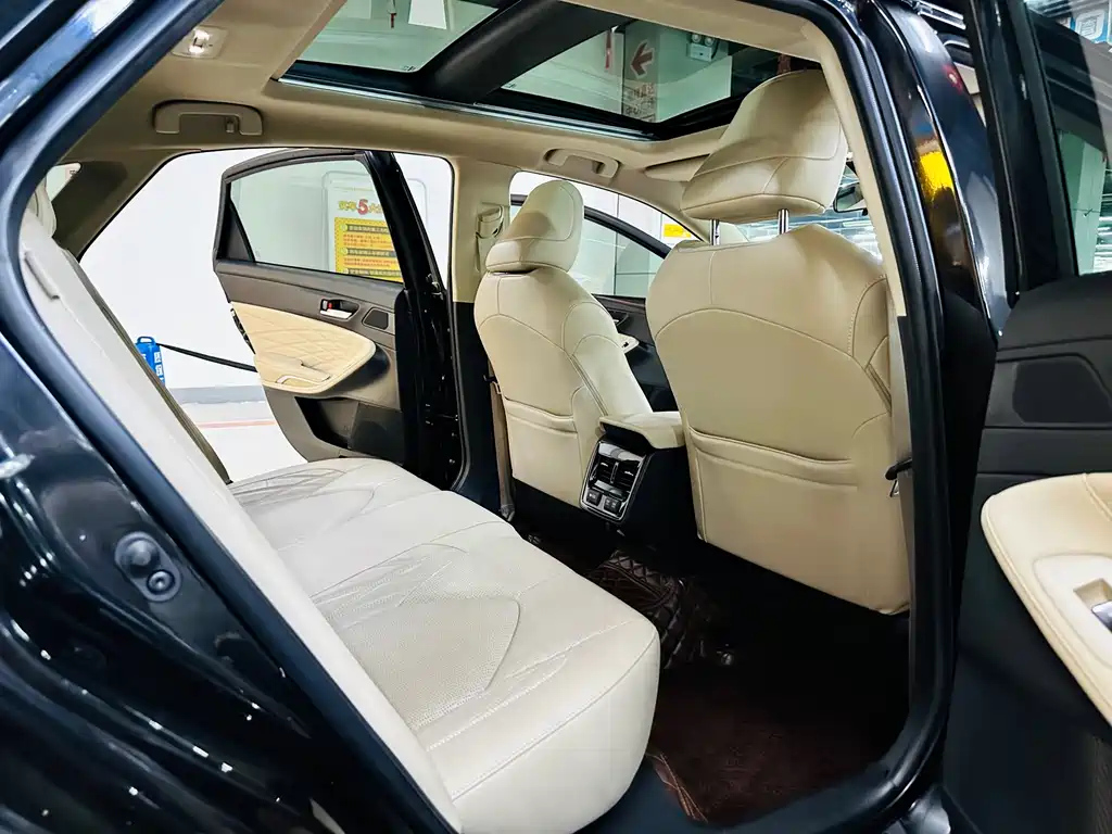 TOYOTA AVALON 2019