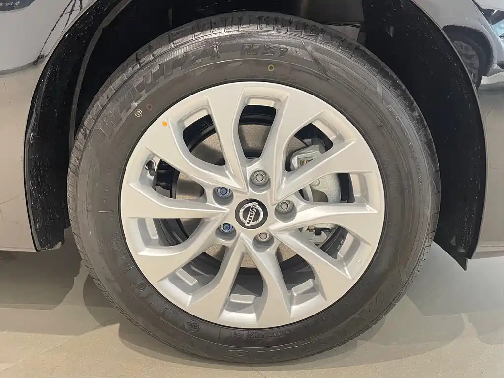 NISSAN SYLPHY 2024