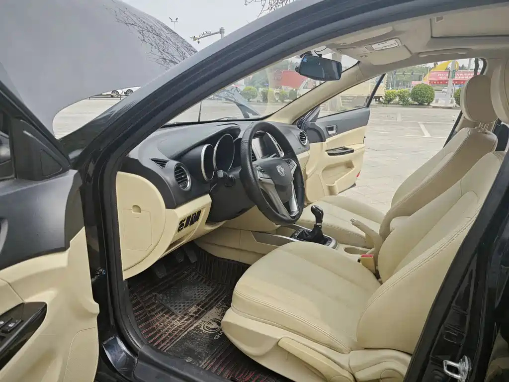 CHANGAN EADO 2016