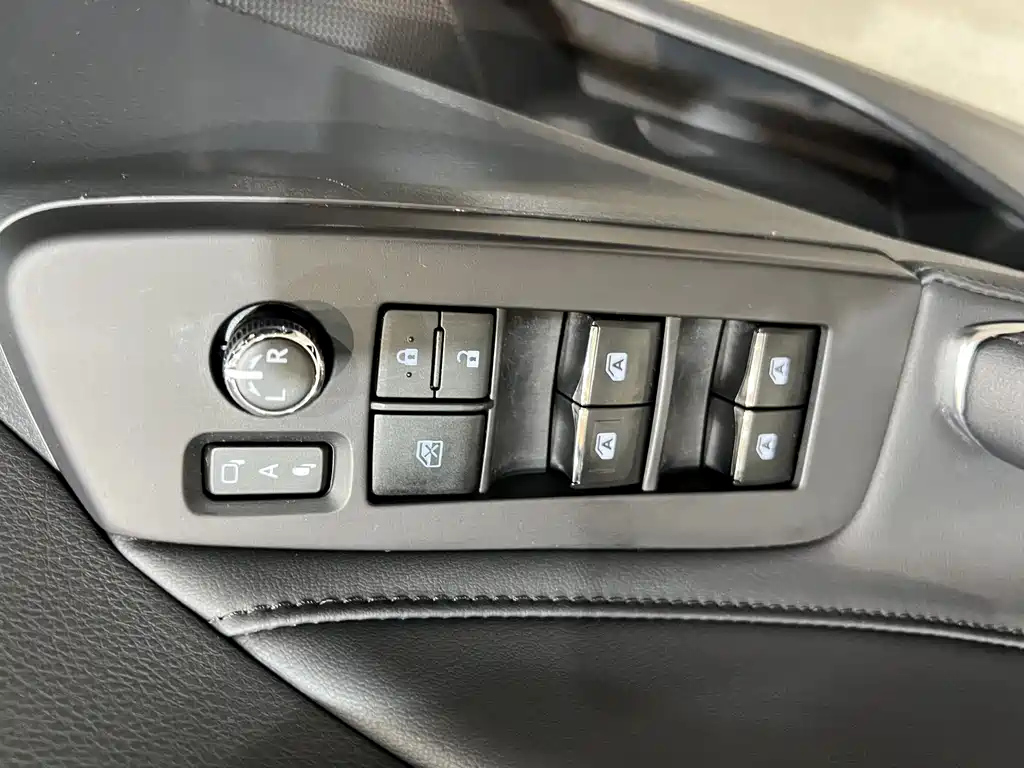 TOYOTA AVALON 2021