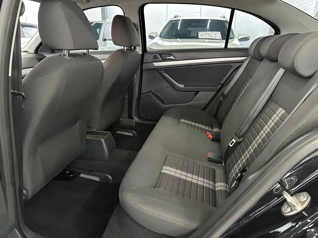 VOLKSWAGEN LAVIDA 2022