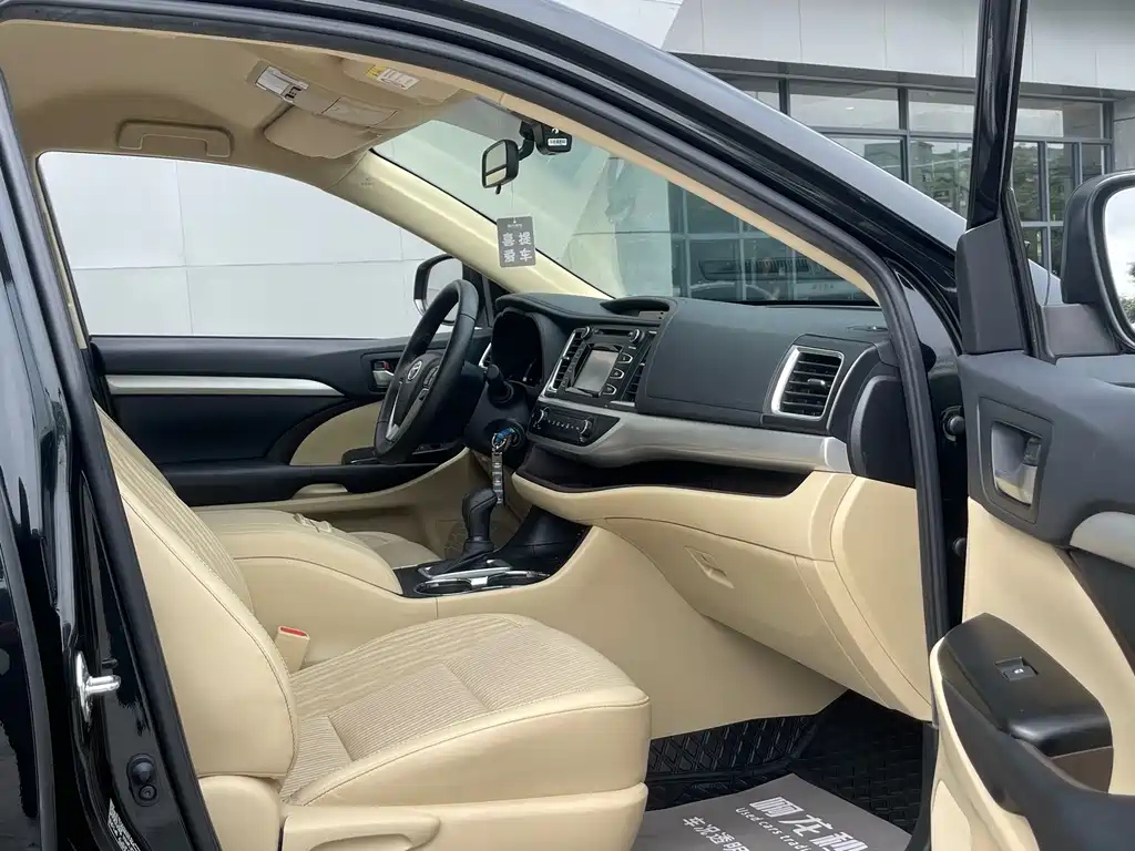 TOYOTA HIGHLANDER 2021