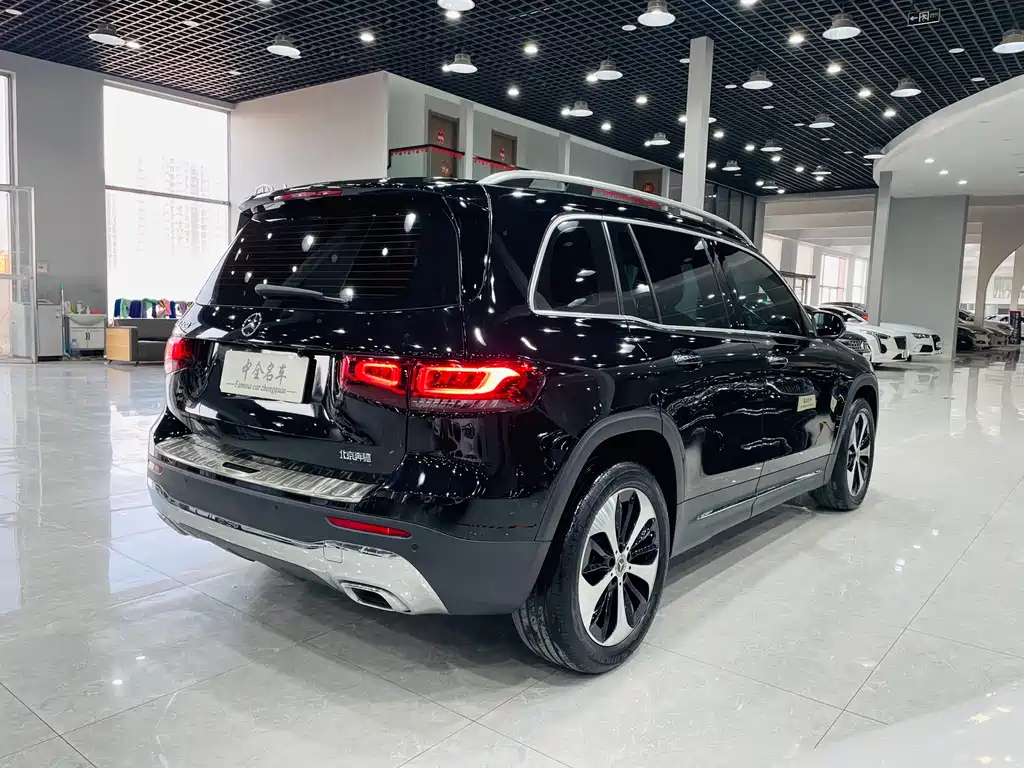 MERCEDES BENZ GLB 2023