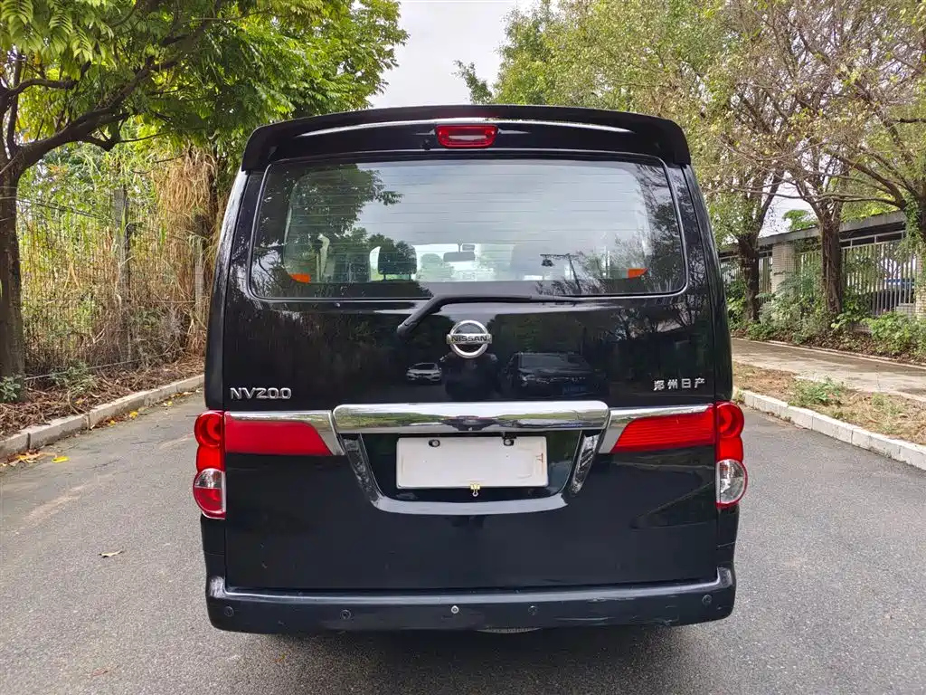 NISSAN NV200 2013
