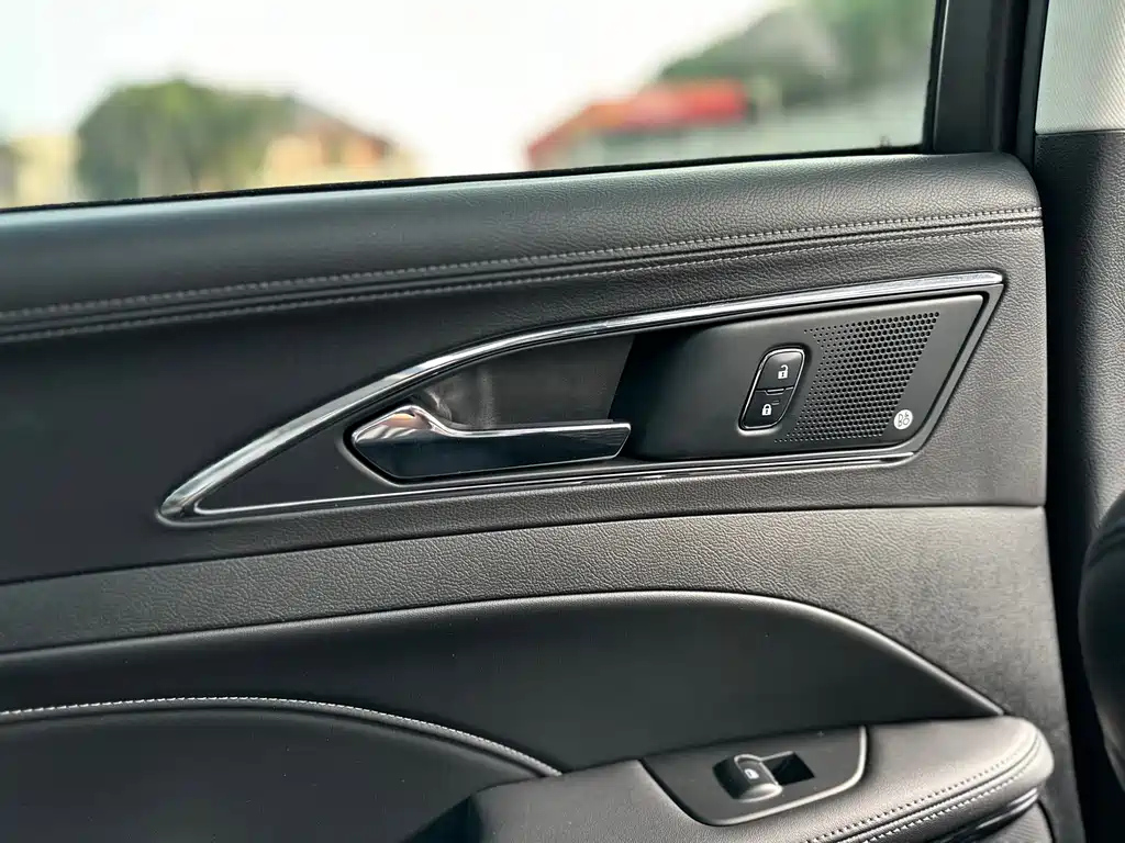 FORD TAURUS 2021