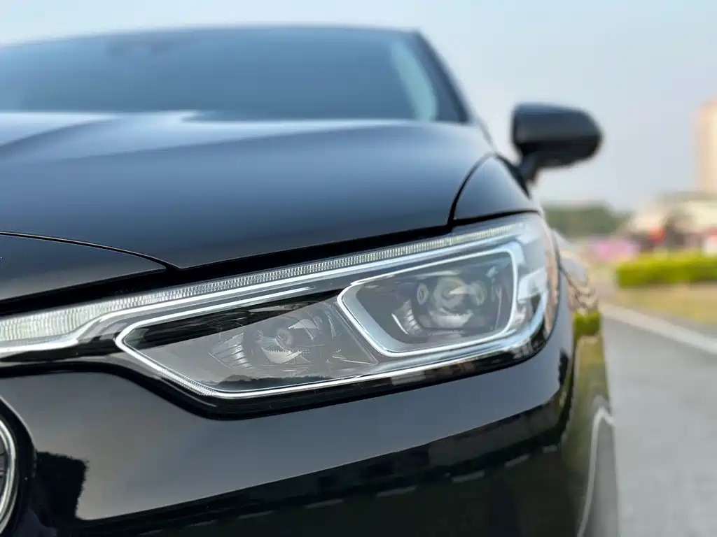 FORD TAURUS 2021