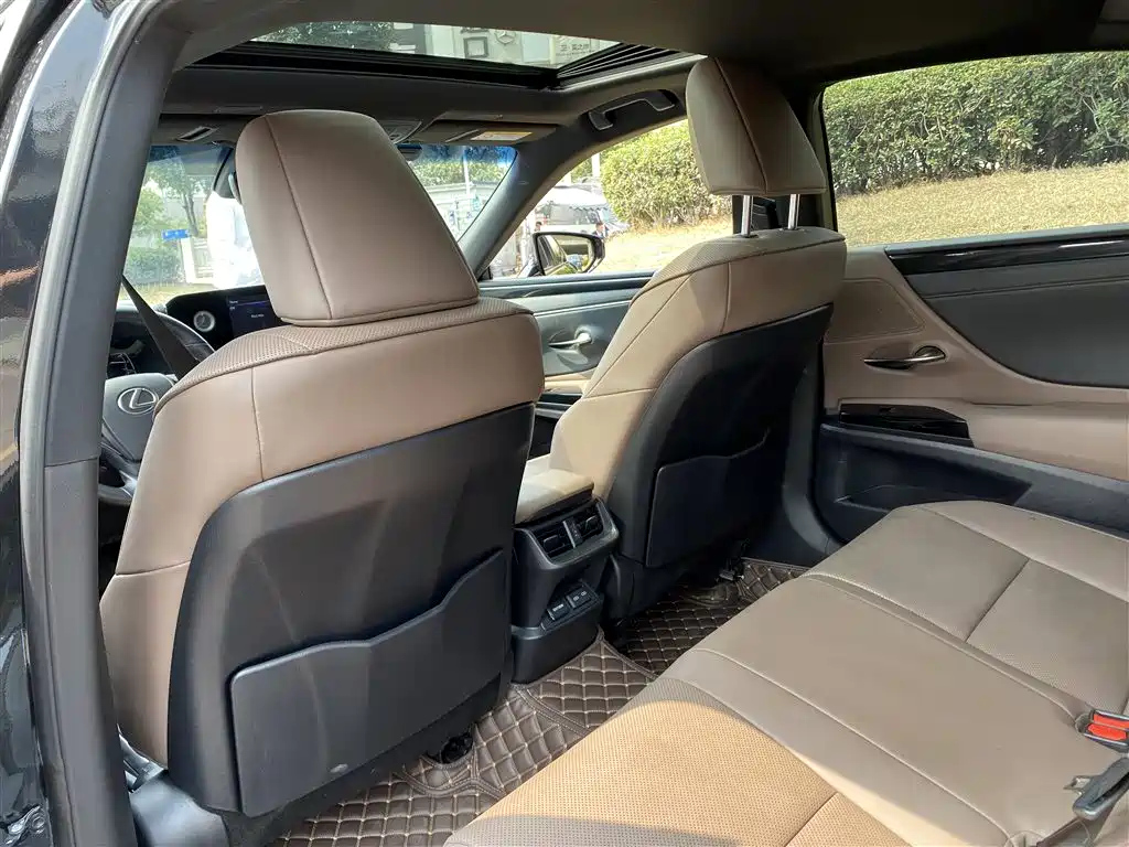 LEXUS ES 2022