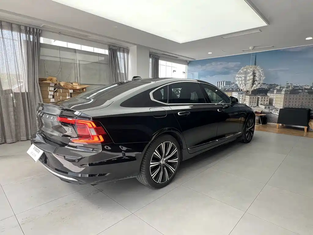VOLVO S90 2022