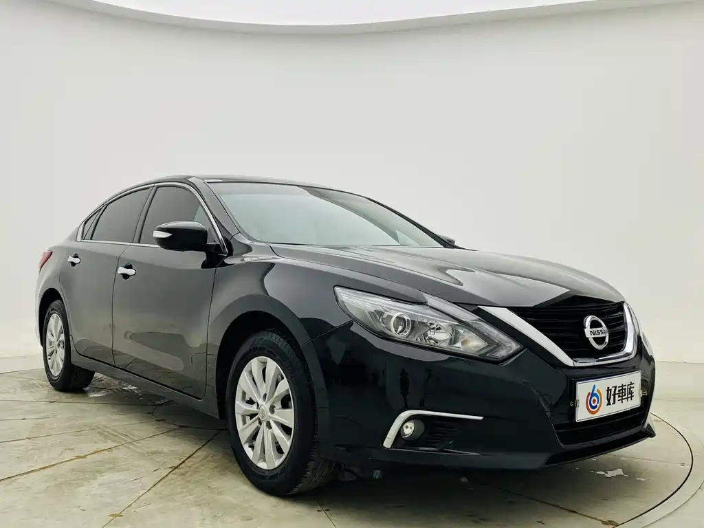 NISSAN TEANA 2018