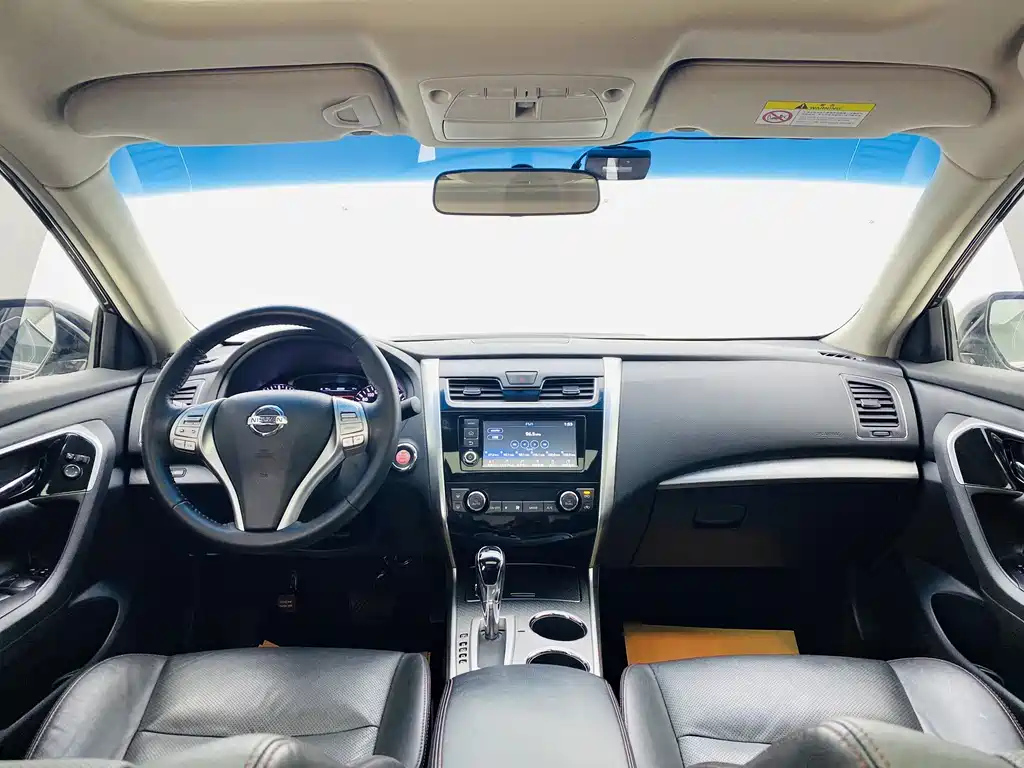 NISSAN TEANA 2018