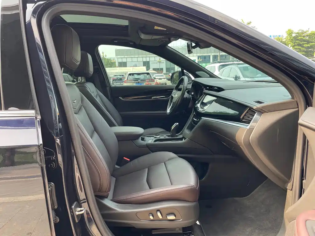 CADILLAC XT6 2021